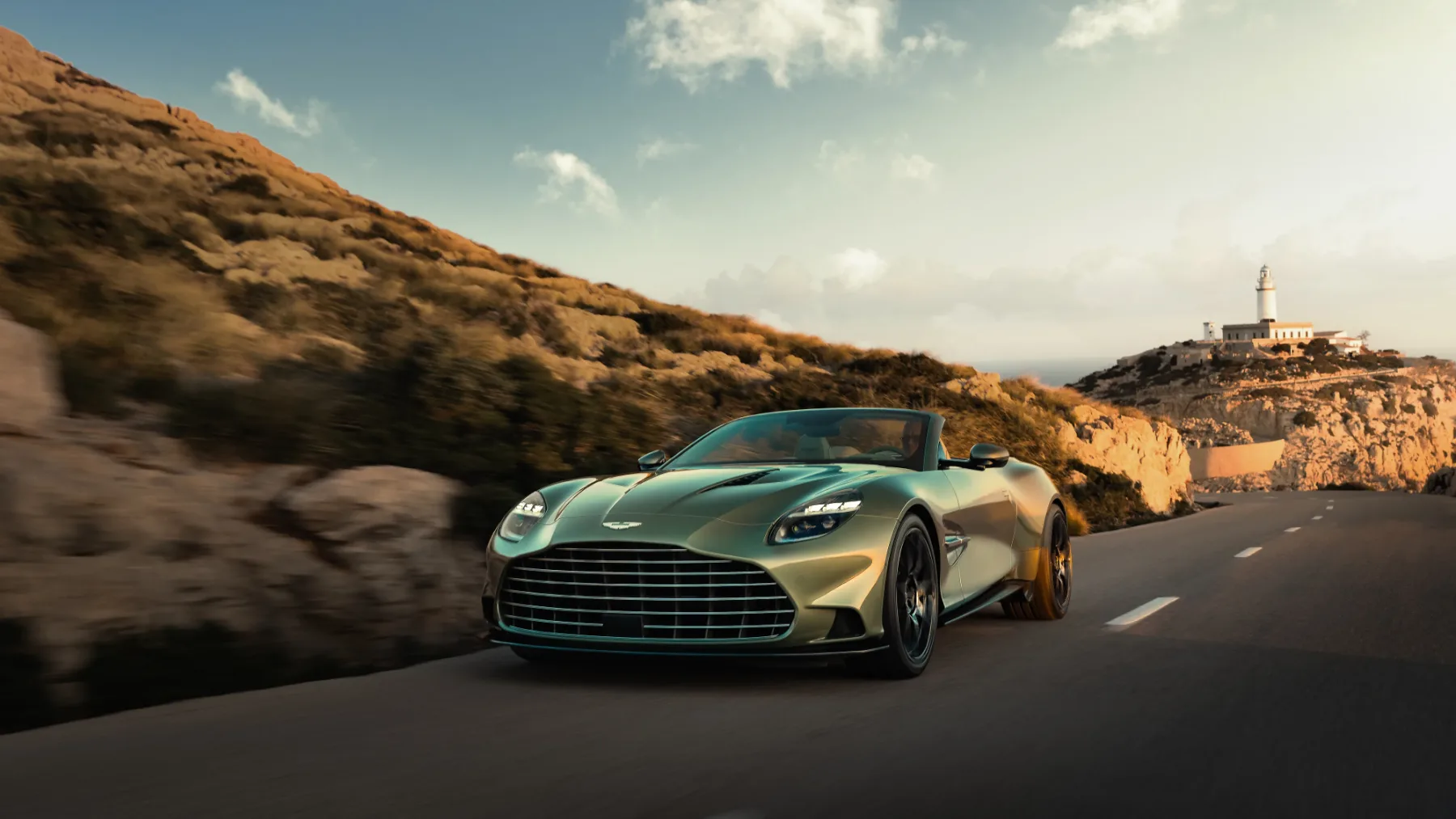 Aston Martin Vanquish Volante (2026): najlepši V12 kabriolet na svetu