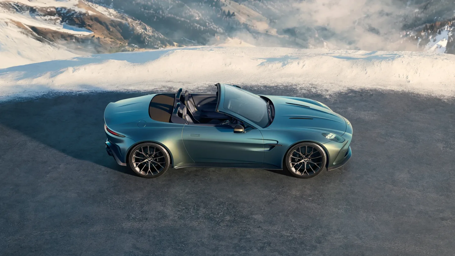 Aston Martin Vantage Roadster 2025: vrhunec elegance in zmogljivosti