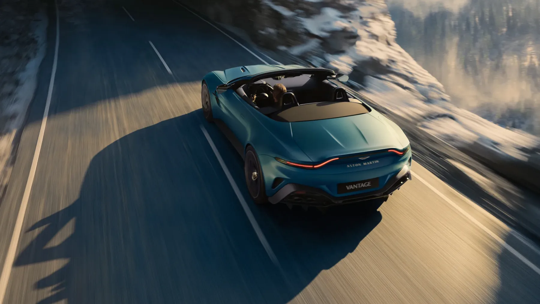 Aston Martin Vantage Roadster 2025: vrhunec elegance in zmogljivosti