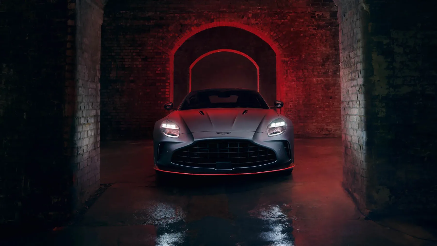 Aston Martin Vantage S 2026 – britanski aristokrat, ki si je nataknil boksarske rokavice