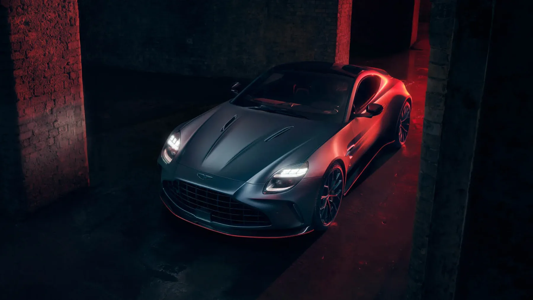 Aston Martin Vantage S 2026 – britanski aristokrat, ki si je nataknil boksarske rokavice