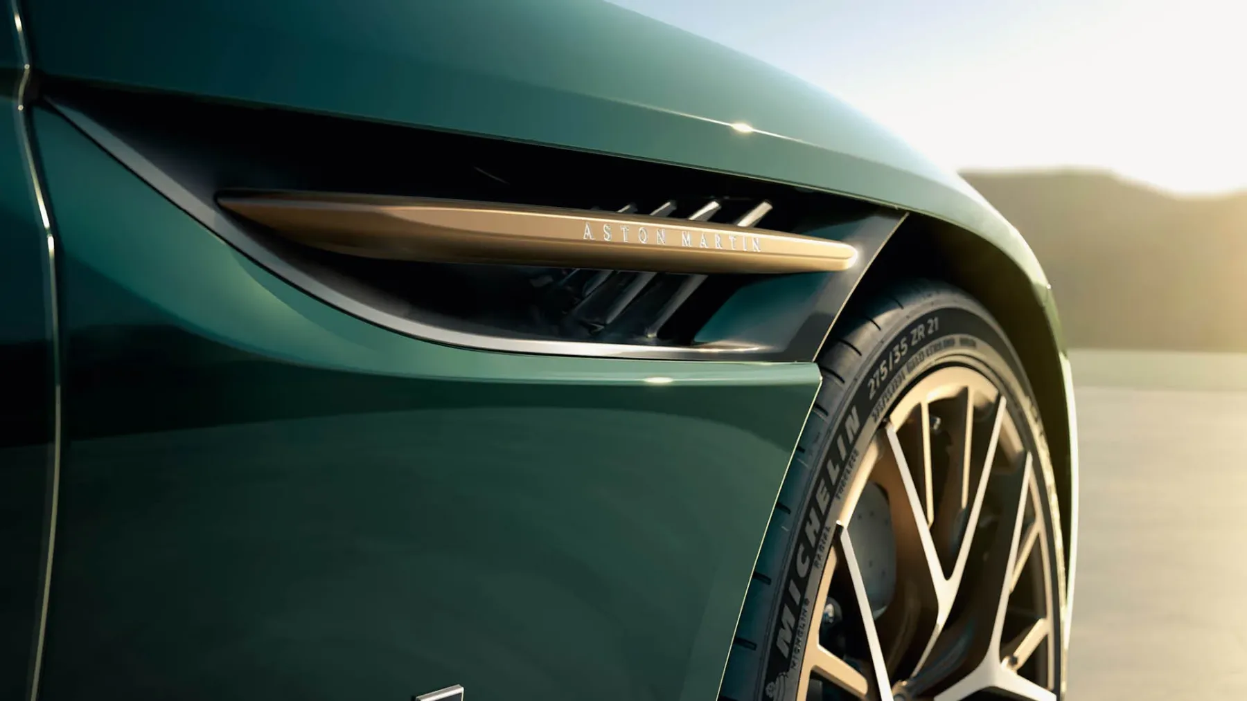 Aston Martin Volante 60th Anniversary: Q by Aston Martin za odprta nebesa