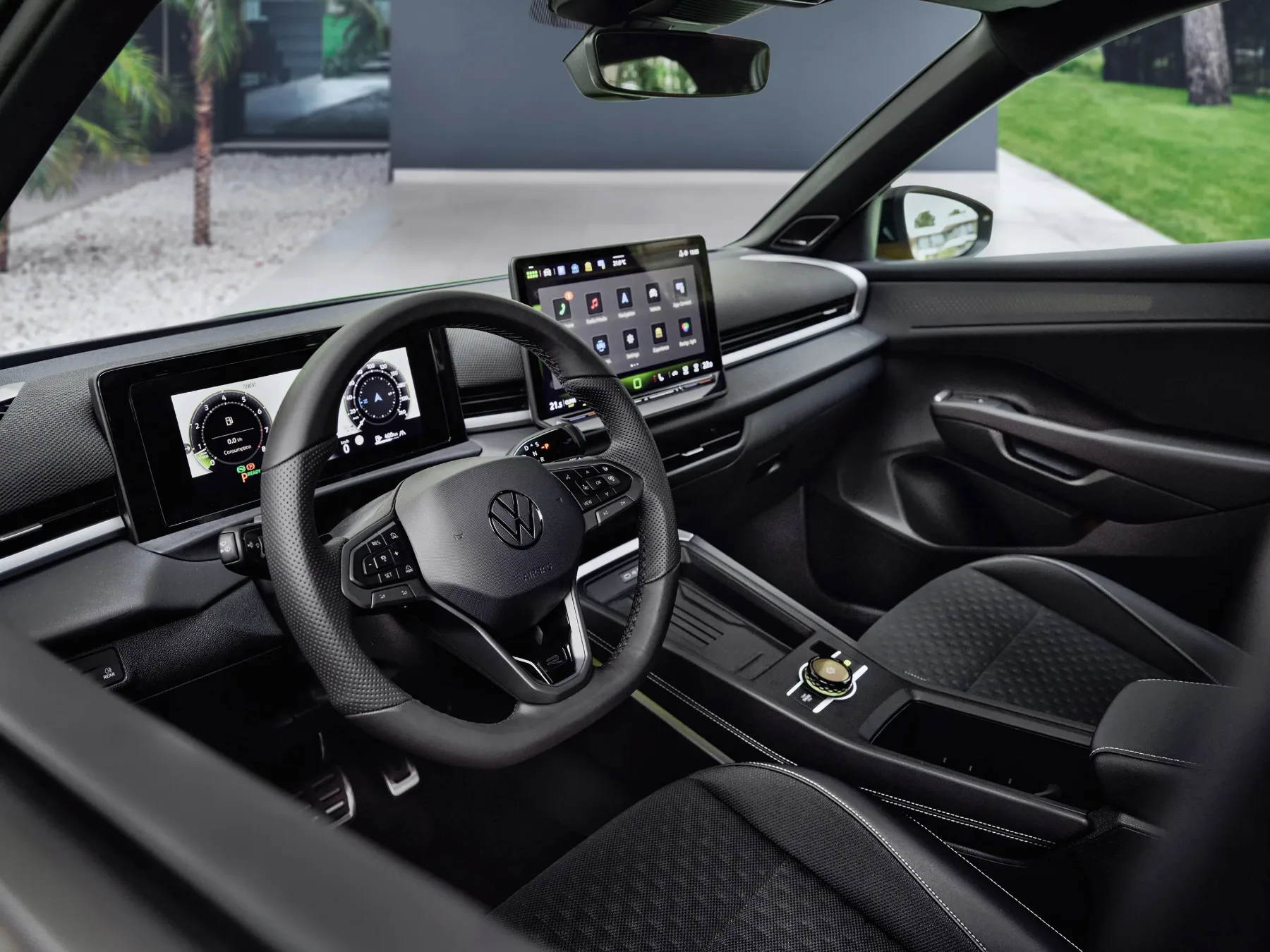 Auč: Volkswagen T-Roc 2025 – privlačen, dodelan in dražji kot kadarkoli – toda ali je res boljši?