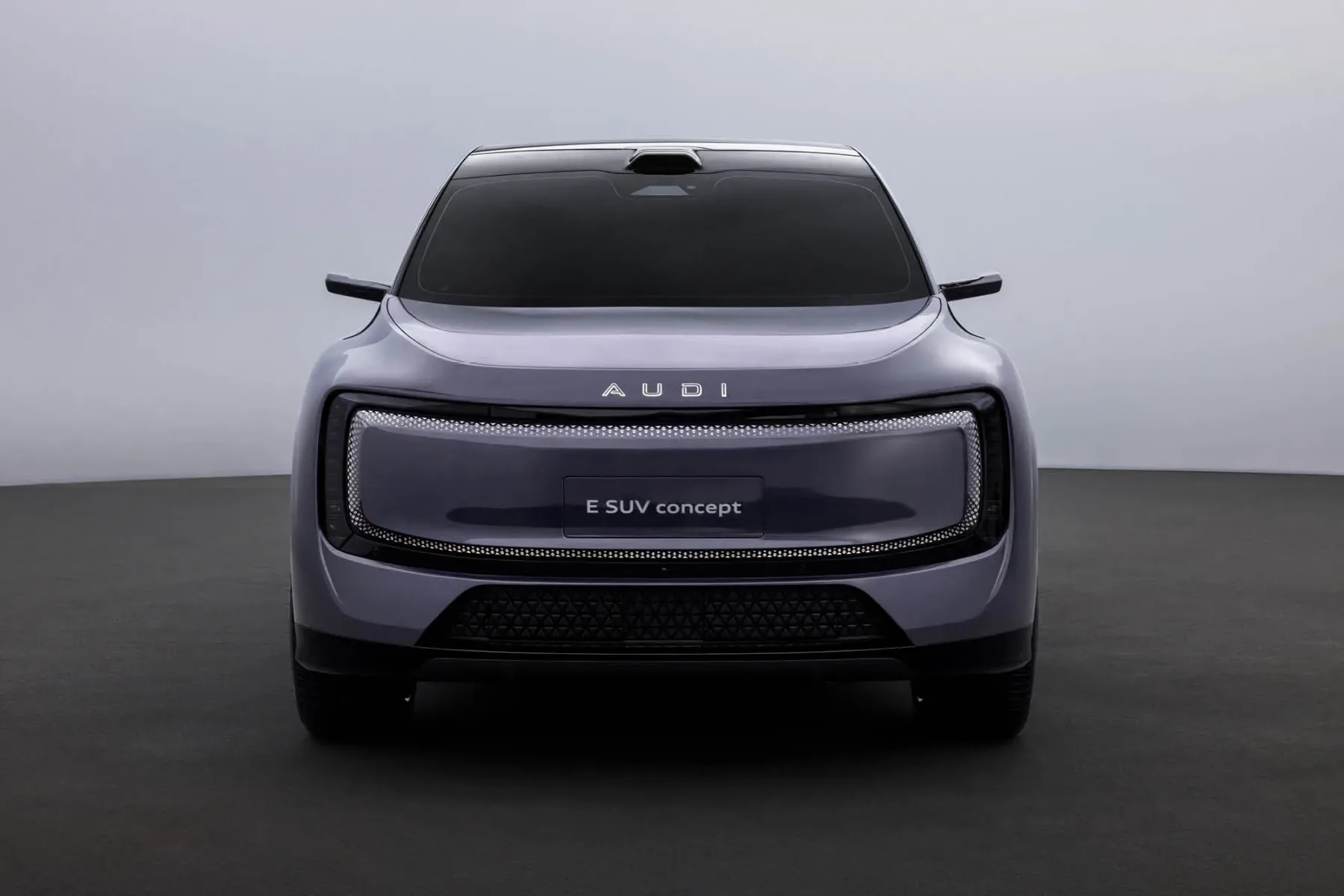 Audi brez krogcev? AUDI (ja, z velikimi črkami) razkriva svoj drugi model – AUDI E SUV – električni SUV za Kitajsko