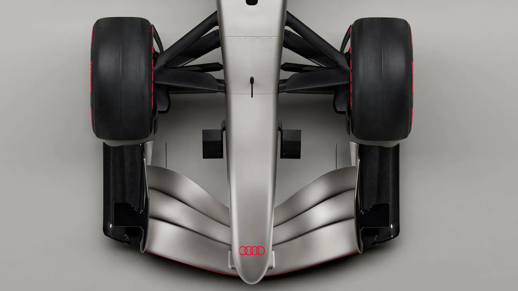 Audi F1 2026 – Audi vstopa v formulo 1 in zato je 115 dni pred začetkom sezone razkril svoj dirkalnik in novo identiteto