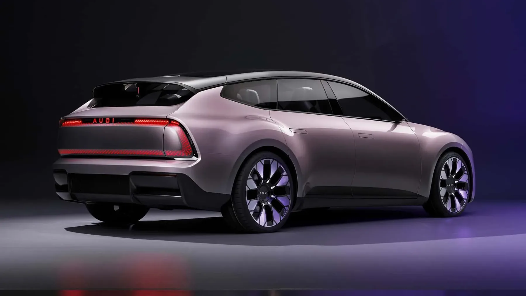 AUDI predstavlja novo avtomobilsko znamko brez slavnih štirih krogov: obup EU avto industrije