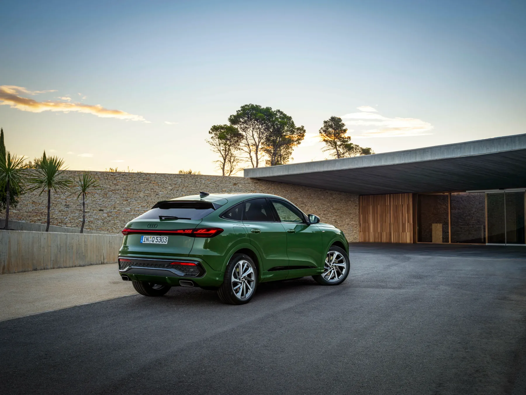 Audi Q5 Sportback 2025: avto prihodnosti… iz preteklosti