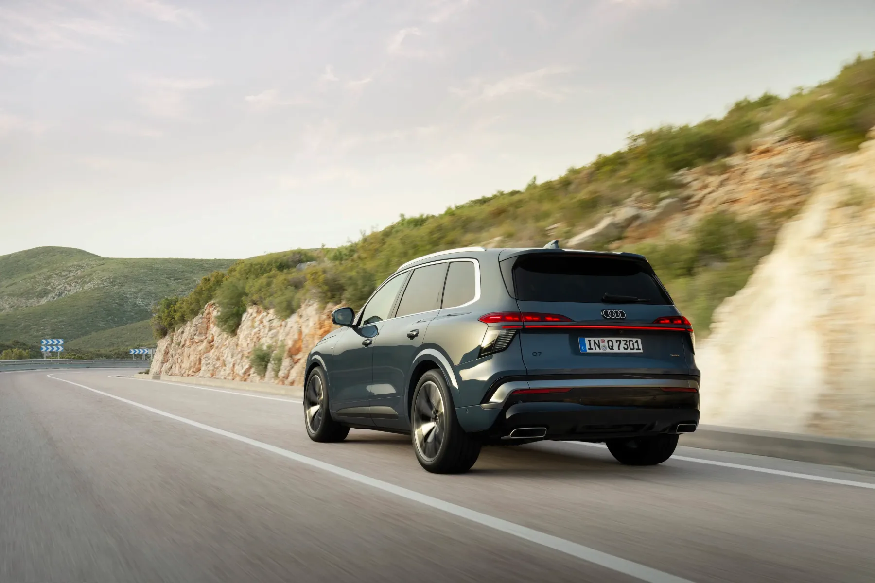 Audi Q7 (2027): tretja generacija, ki je končno spet jezna – do 600 KM, stena zaslonov in pridih kitajskega okusa