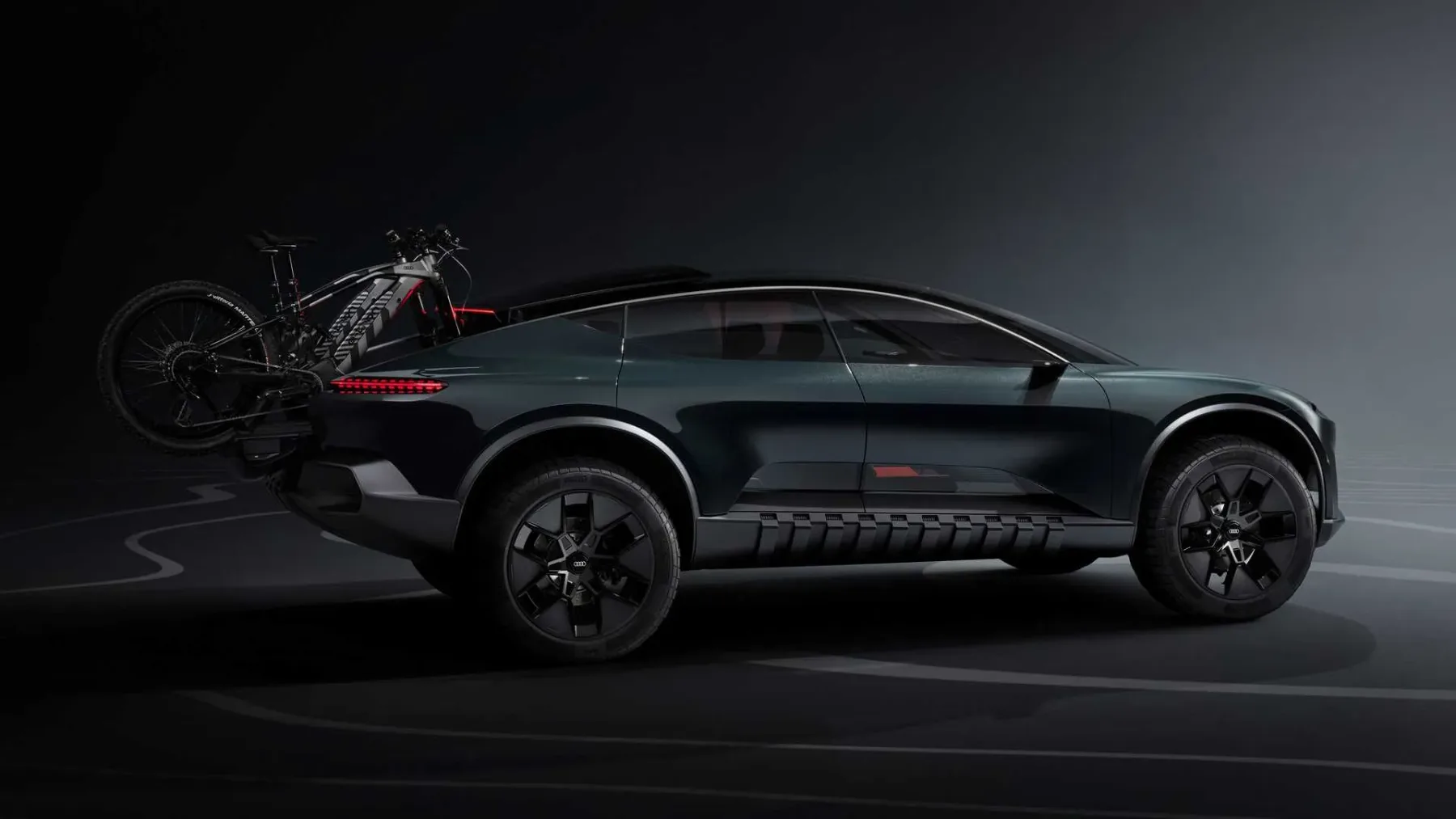 Audi terenec: Mercedes G-Class dobi tekmeca – Audi pripravlja svoj terenski monstrum
