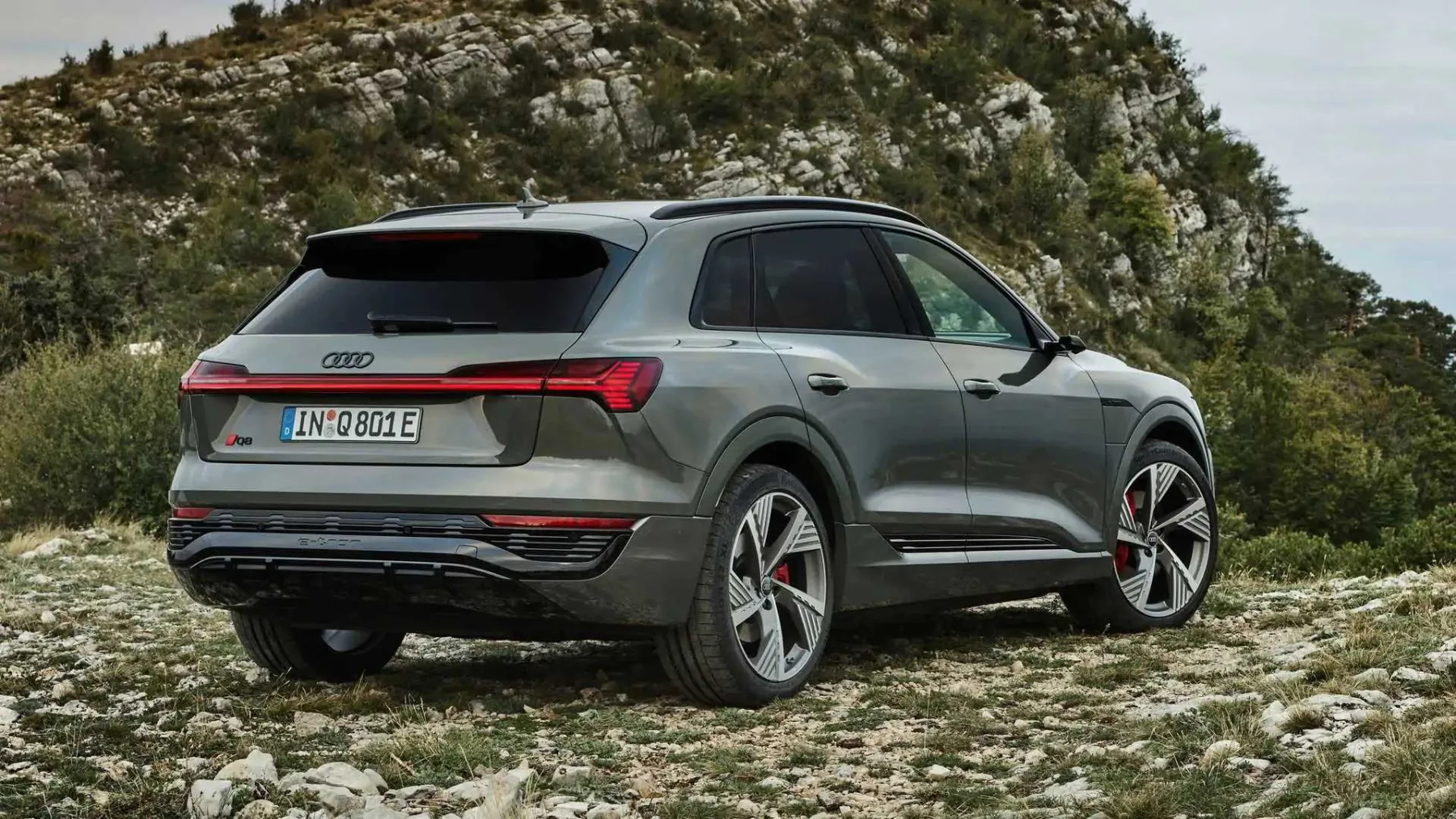 Audi ukinja – Audi Q8 e-tron: konec ere luksuznega električnega SUV-ja