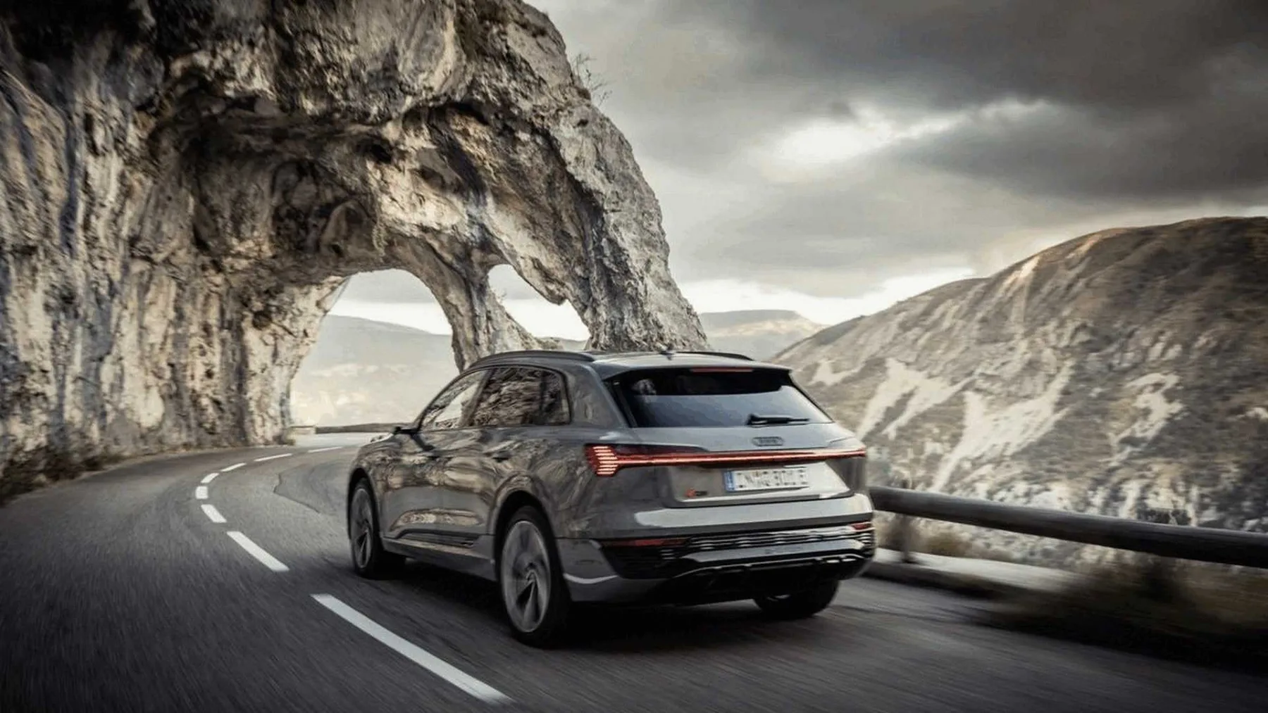 Audi ukinja – Audi Q8 e-tron: konec ere luksuznega električnega SUV-ja