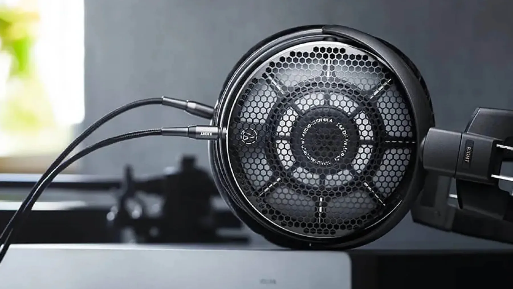 Audio-Technica ATH-ADX7000: slušalke, ki odprto poslušanje dvignejo v stratosfero
