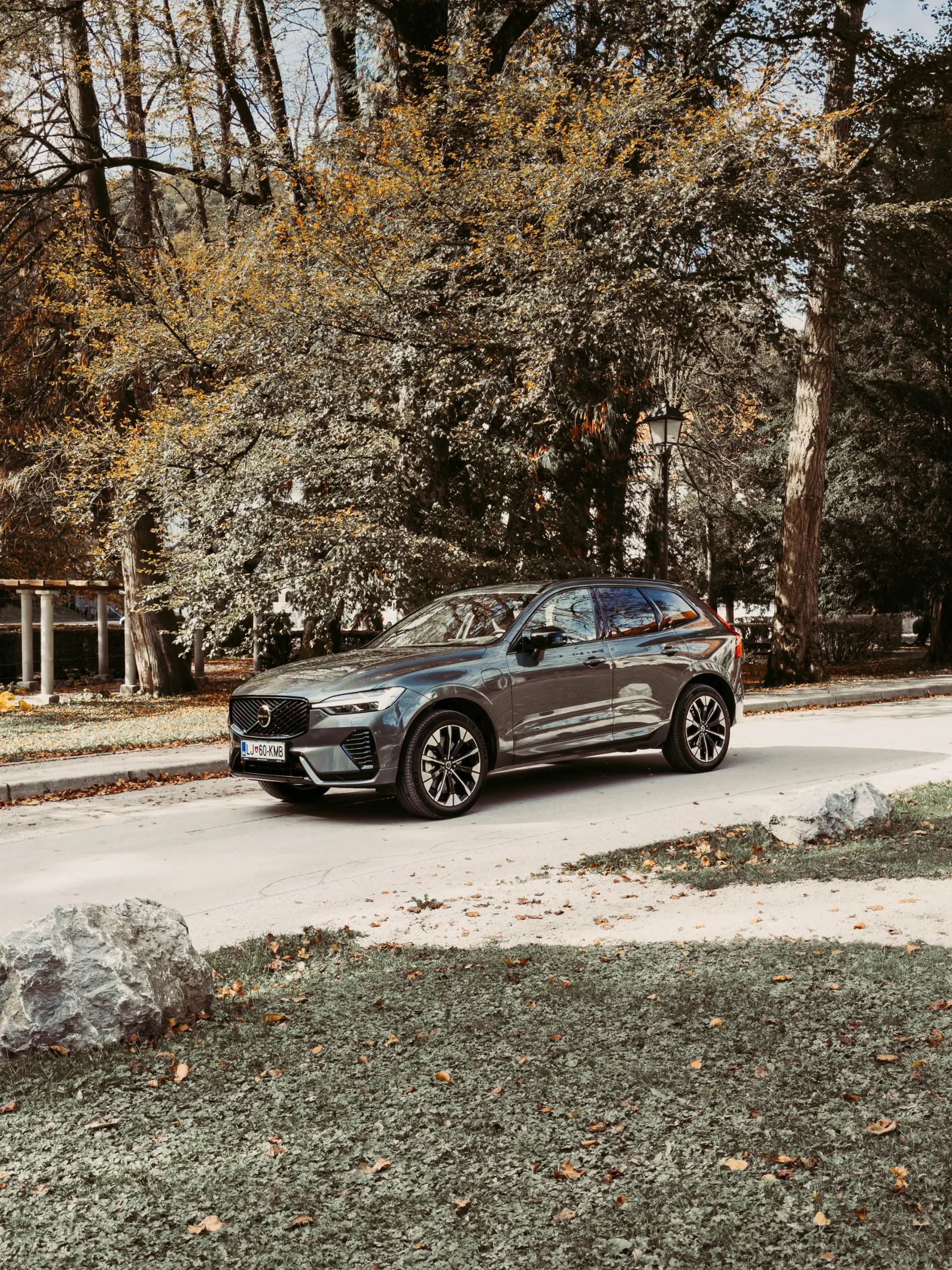 Avto test – Volvo XC60 T6 Recharge 2026: Švedski kralj SUV-jev se bori za prestol