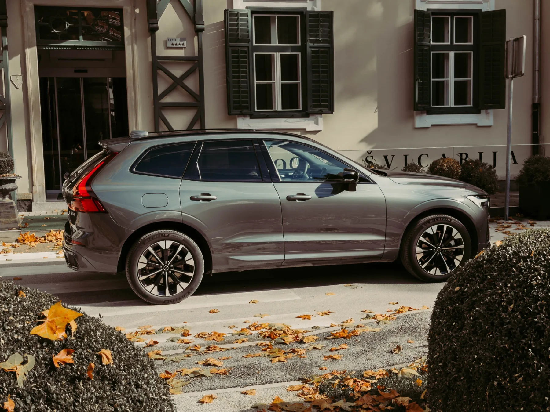 Avto test – Volvo XC60 T6 Recharge 2026: Švedski kralj SUV-jev se bori za prestol