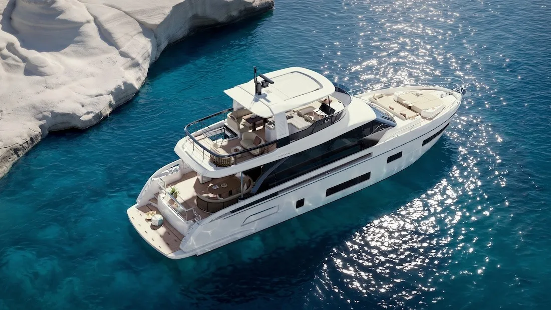 Azimut Fly 70: Italijanska superjahta, ki redefinira luksuz na vodi in koncept flybridge bivanja