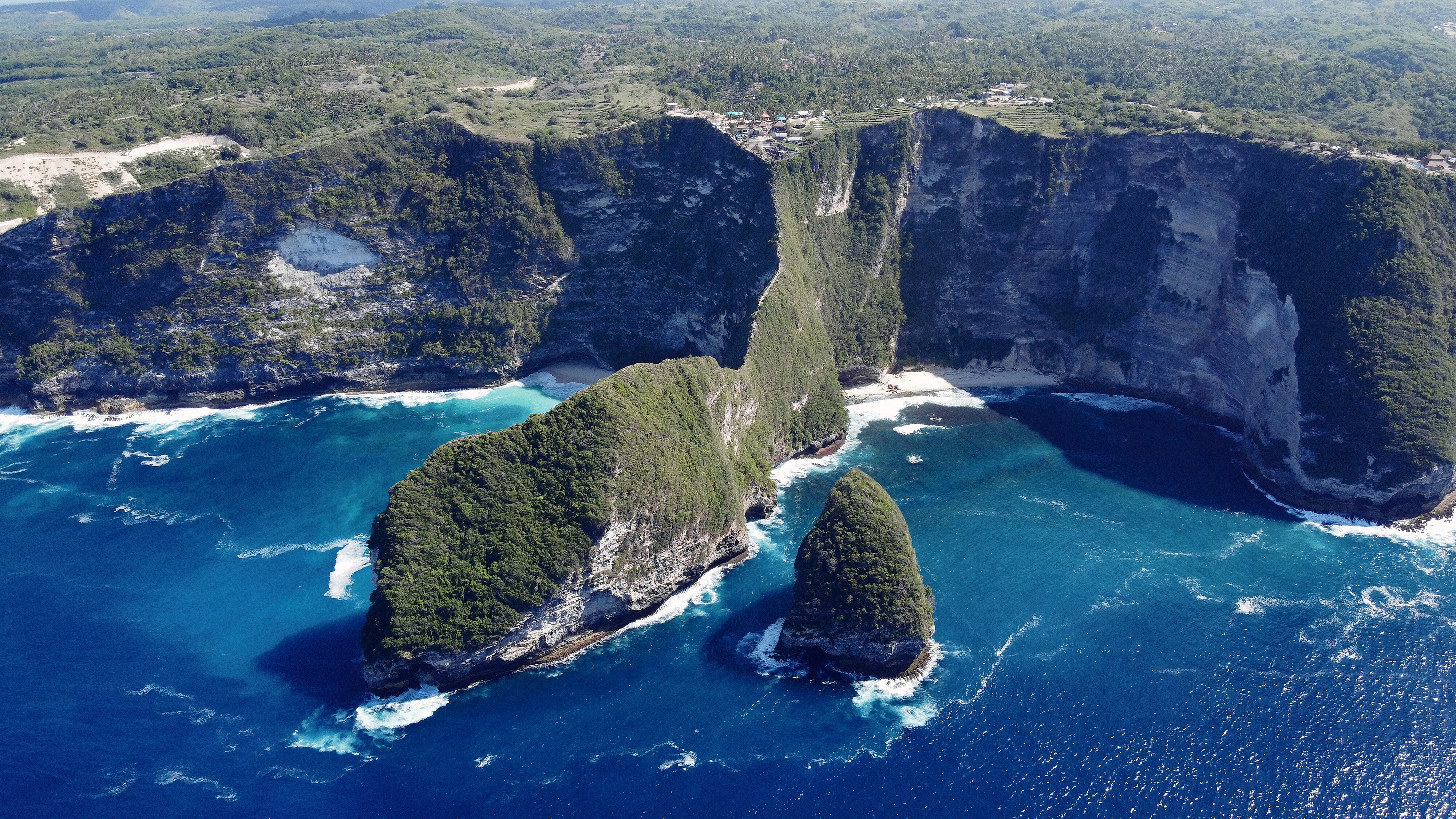 Bali: rajska destinacija za hedoniste, surfarje in jogije