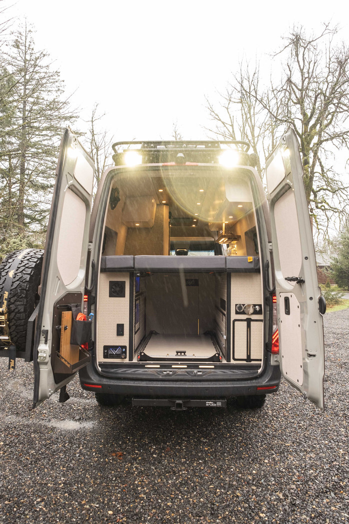 BAM Van 2024 by Limitless Van: kandidat za najboljši overlanding kombi 2024