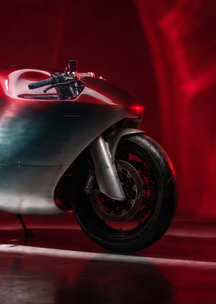 Bandit9 (RED)800: Umetnina iz surovega aluminija z divjim srcem Ducatija – slika 4
