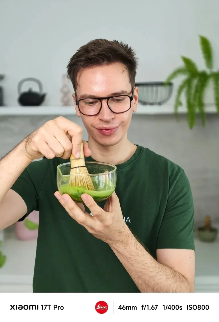 Barva, pena, trenutek: POP Matcha skozi Leica objektiv