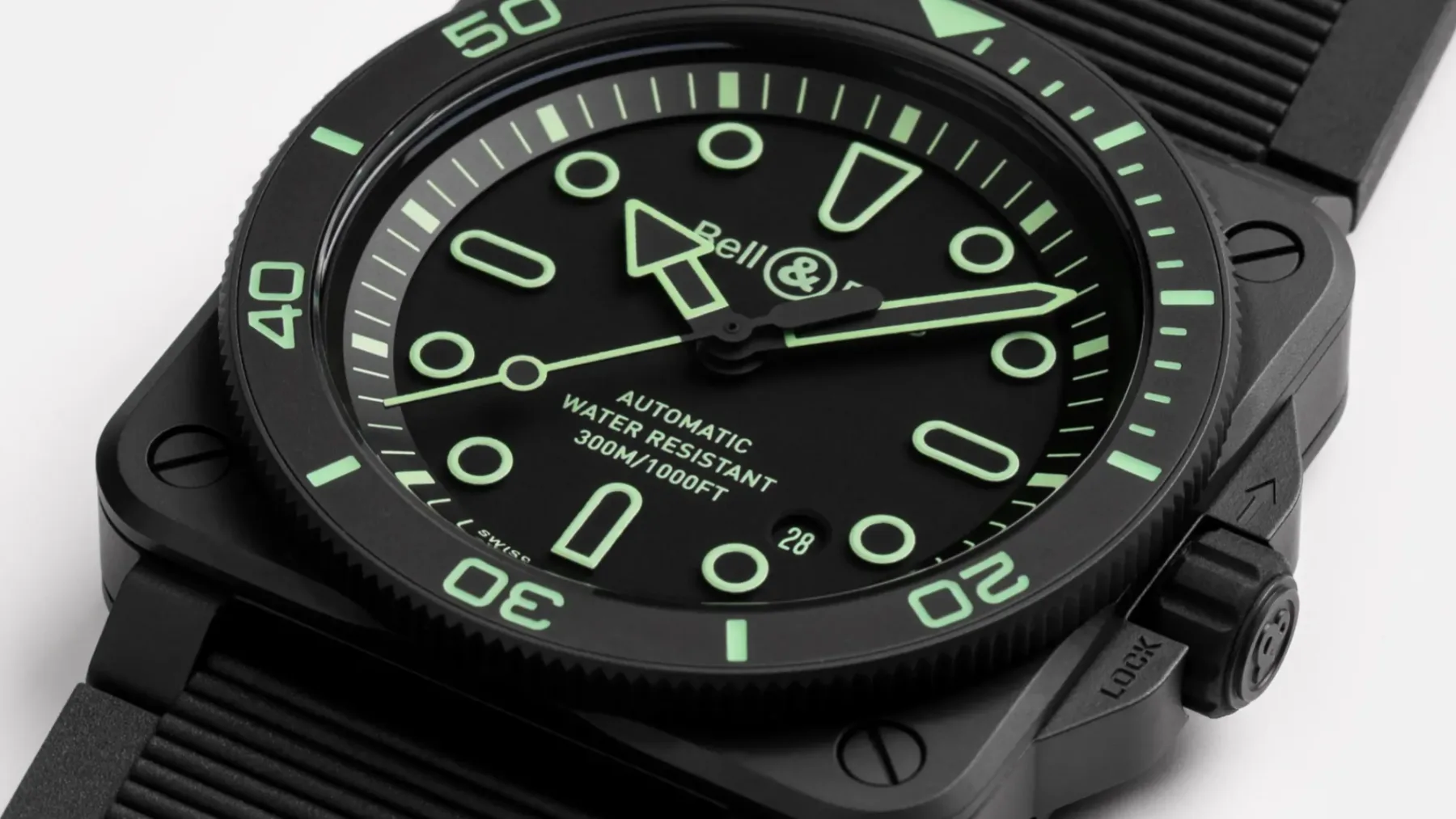 Bell & Ross BR-03 Diver Lum Outline: Potapljaška ura, ki sveti kot neonski hologram