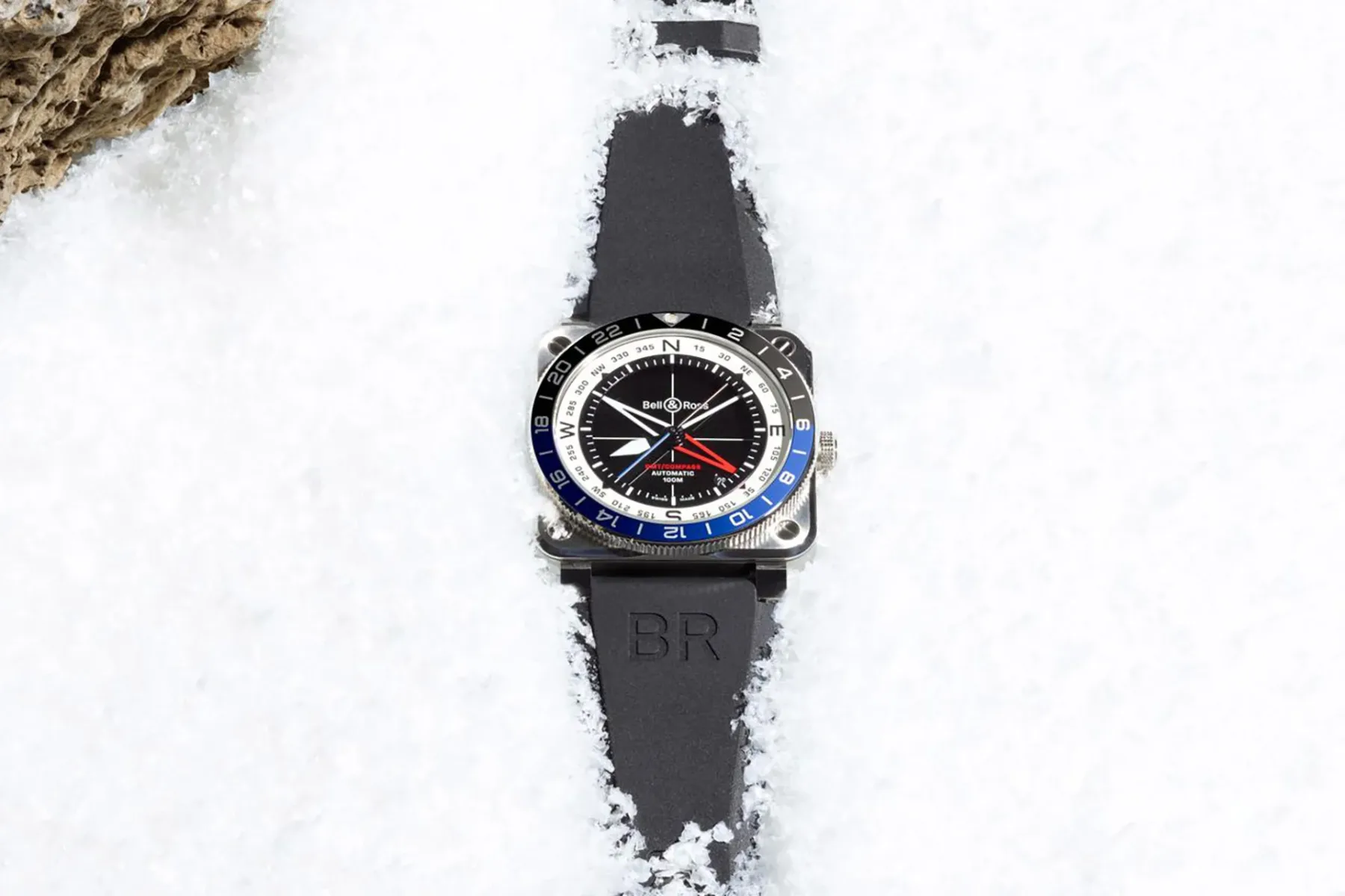 Bell & Ross BR-03 GMT Compass: Popotniška ura, ki postane pravi kompas