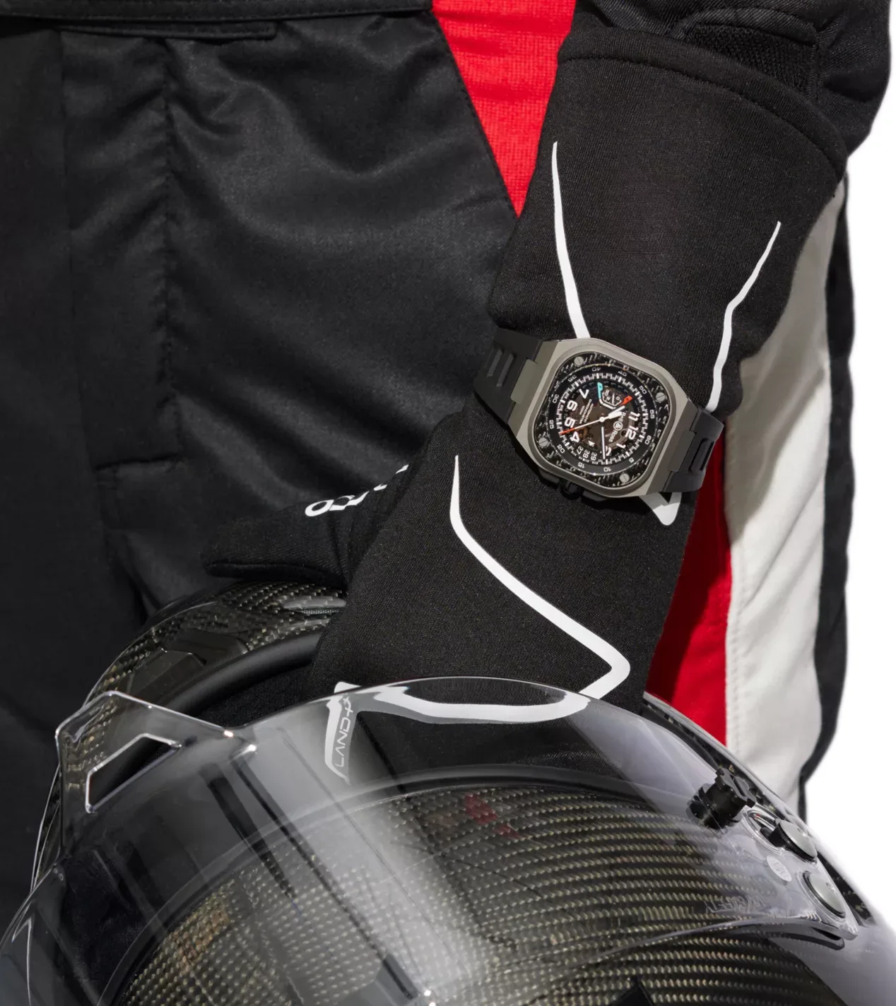 Bell & Ross BR-X5 Racing: Ura, ki združuje eleganco avtomobilizma in visoko tehnologijo