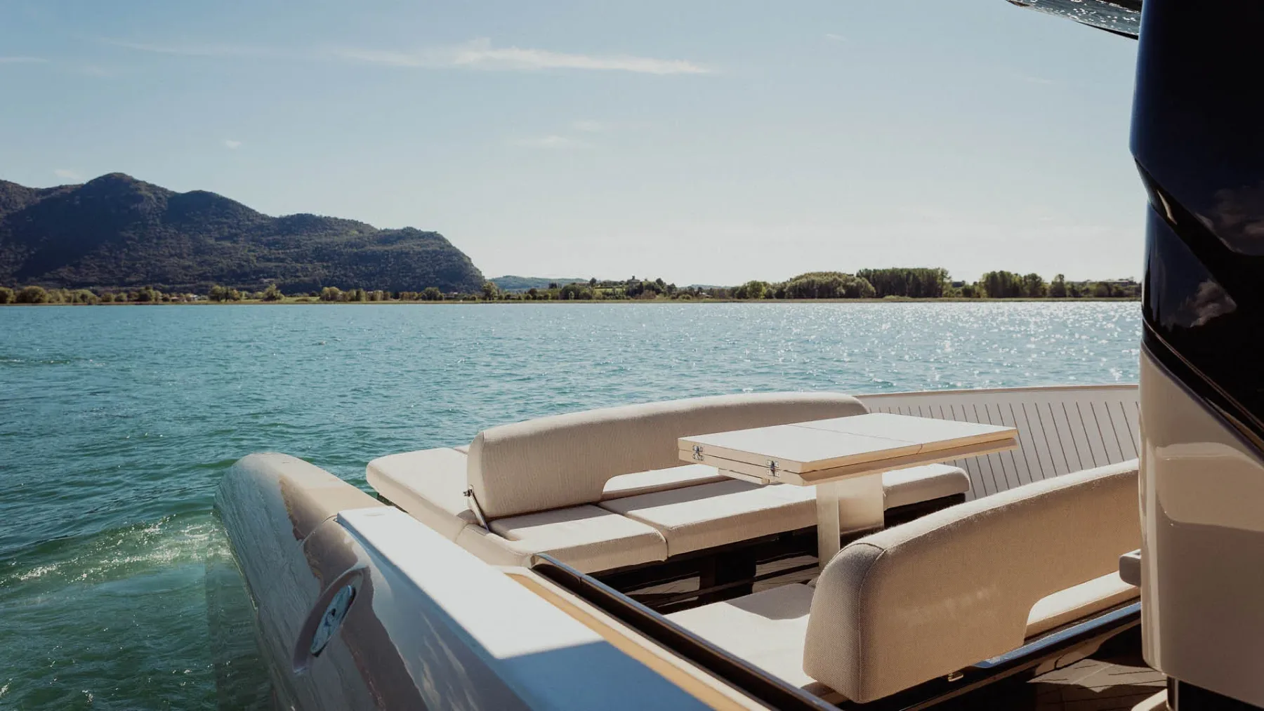 Bellini Astor 36: Italijanski “Beach Club”, ki bo redefiniral poletja na Jadranu