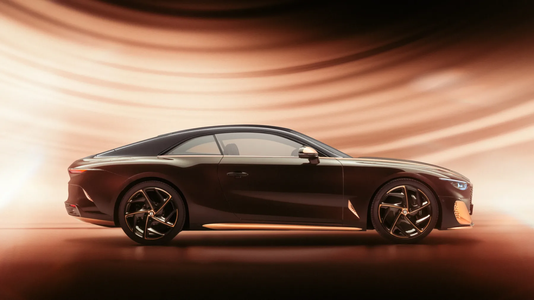 Bentley Batur “The Black Rose Batur”: Temni dragulj z zlatim srcem