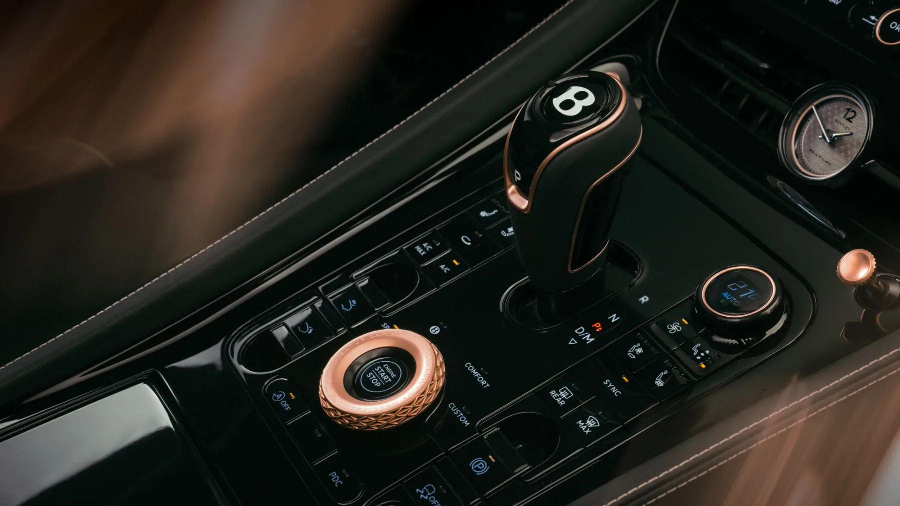Bentley Batur “The Black Rose Batur”: Temni dragulj z zlatim srcem