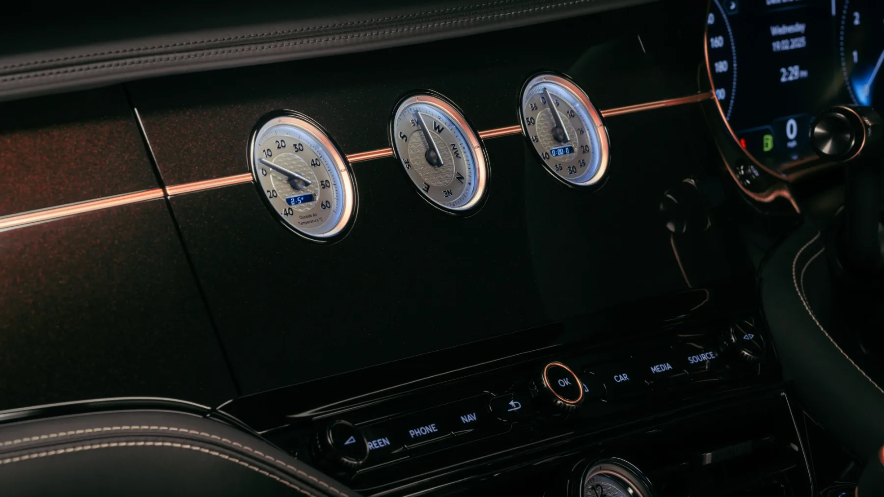 Bentley Batur “The Black Rose Batur”: Temni dragulj z zlatim srcem