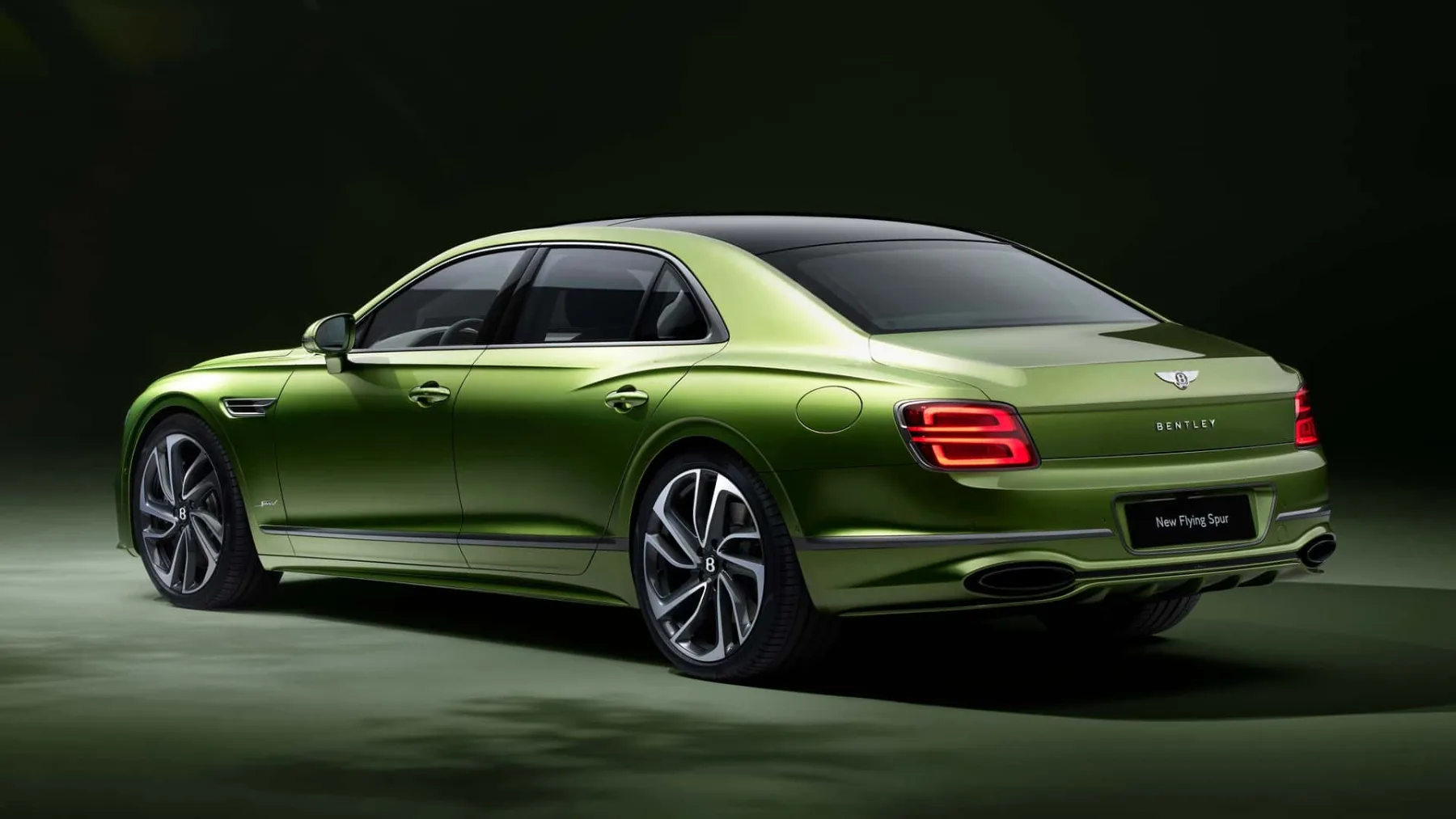 Bentley Flying Spur 2025 – Ko hibridni V8 sreča luksuz