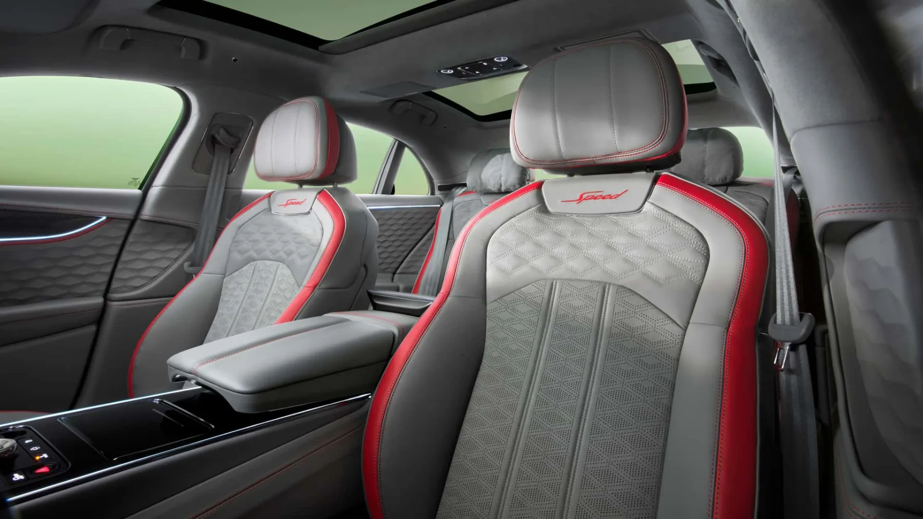 Bentley Flying Spur 2025 – Ko hibridni V8 sreča luksuz