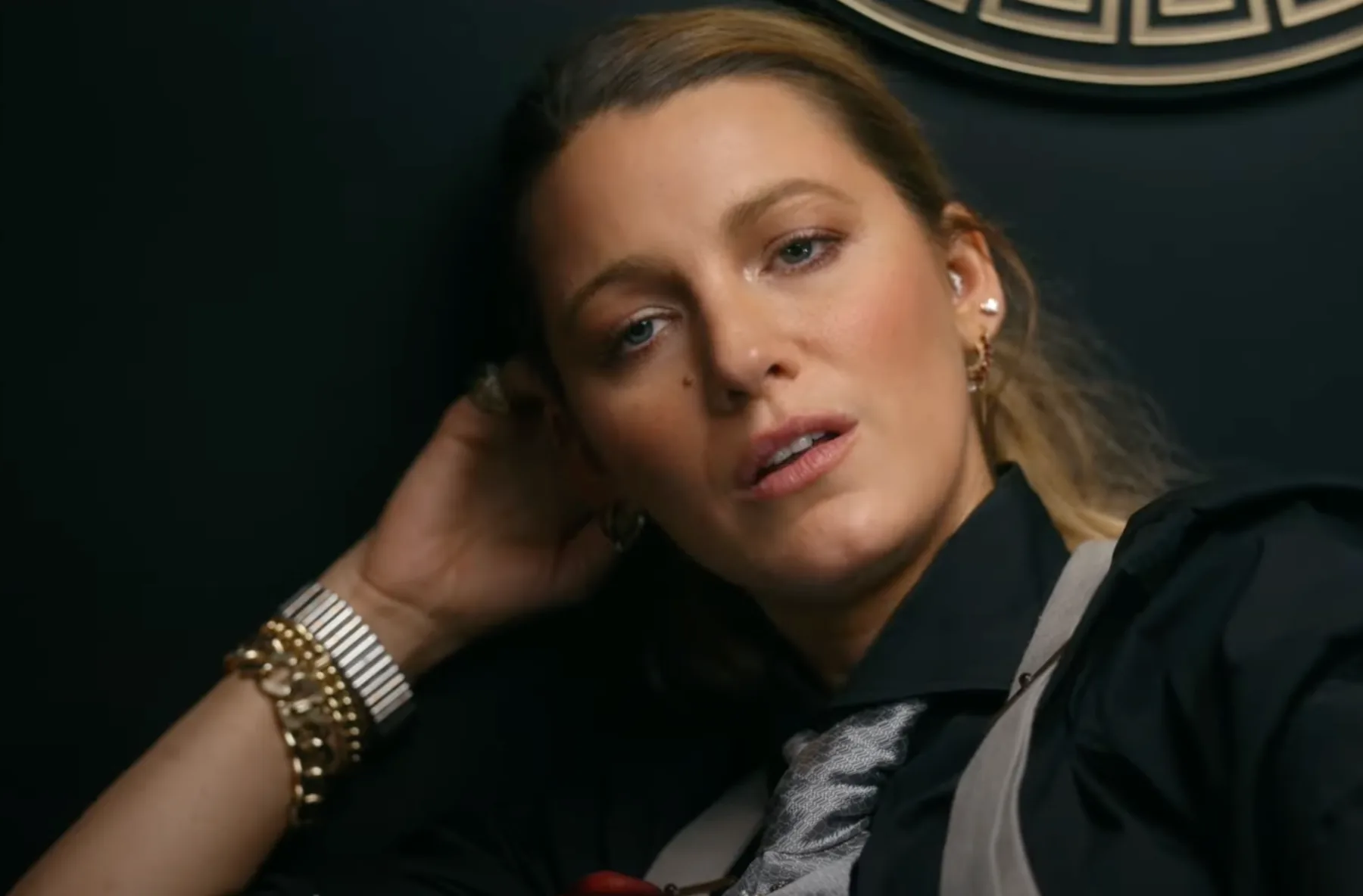 Blake Lively v objemu italijanskega zapeljivca: vse o umazanih skrivnostih na Capriju in “Another Simple Favor”