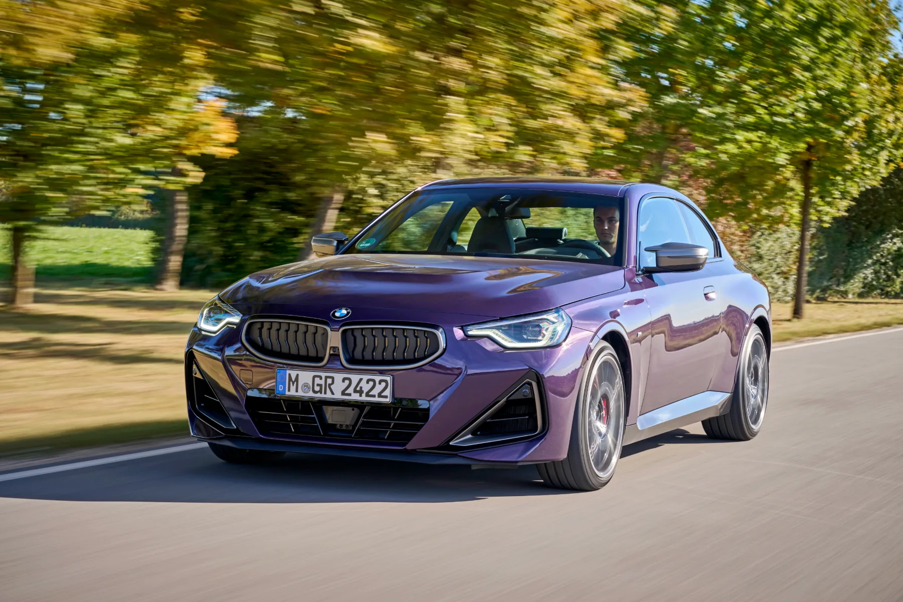 BMW jesen 2025: več moči, manj porabe in laserske luči za ego