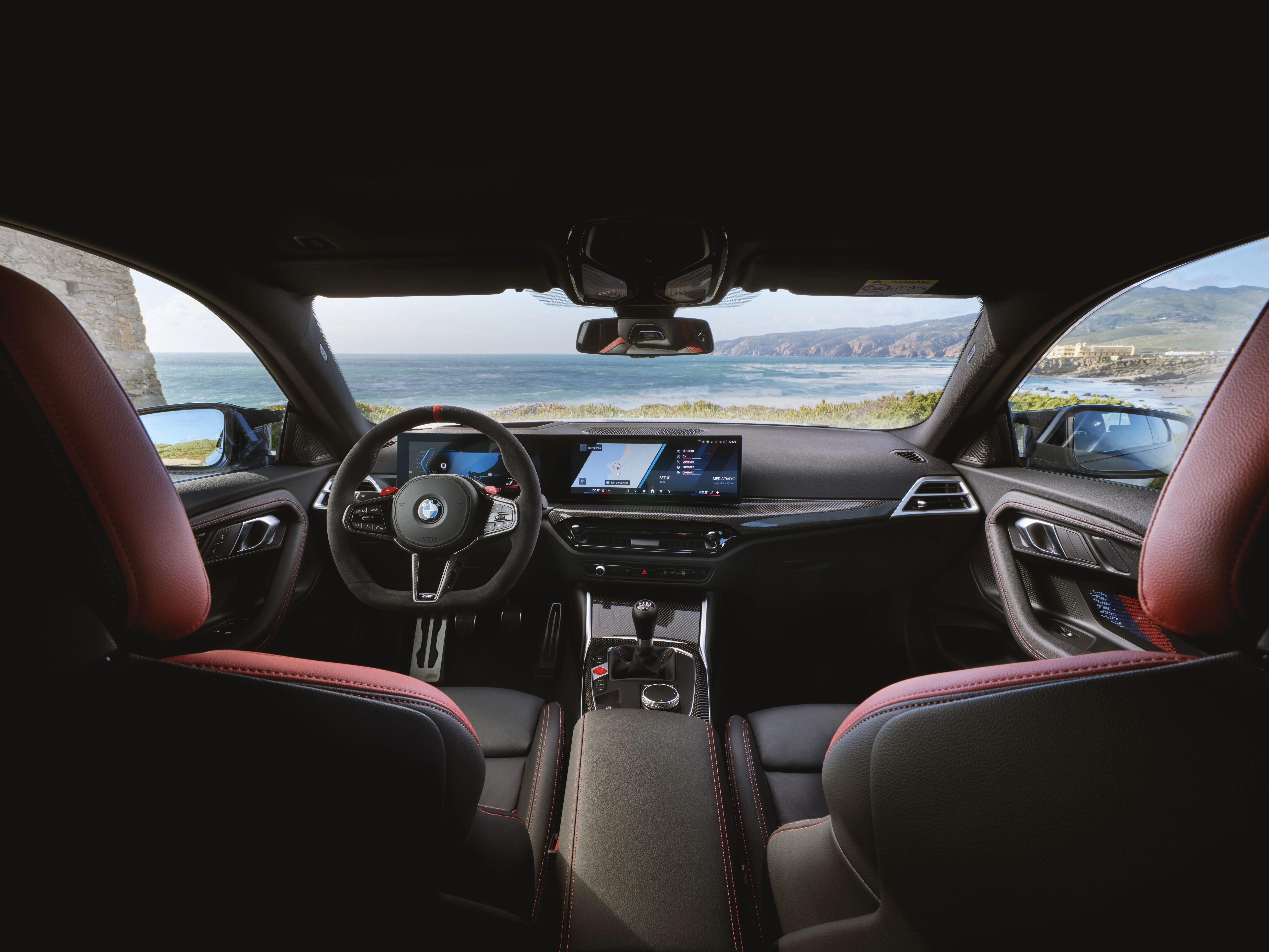 BMW M2 2025: poezija posebnosti z ročnim menjalnikom