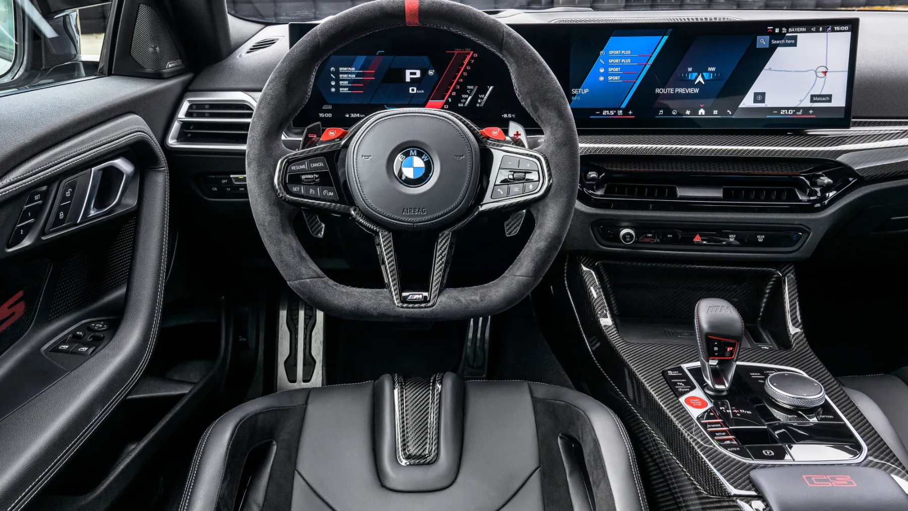 BMW M2 CS 2026 – Vrnitev čistokrvnega bavarskega divjaka z račjim repom