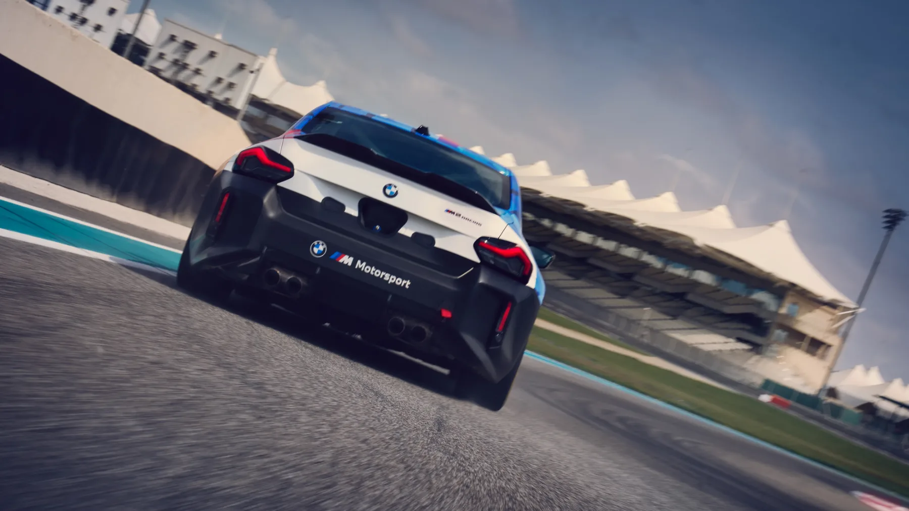 BMW M2 Racing 2025 – vstopnica v svet dirkanja, ki pokima legendi E30 M3