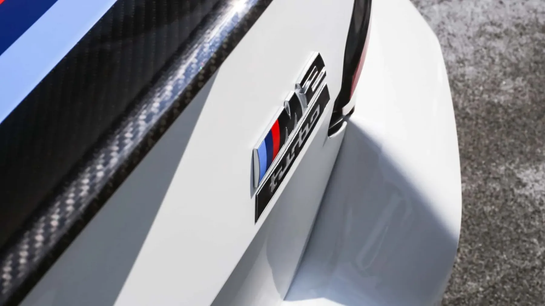 BMW M2 Turbo Design Edition (2026) — Retro-šarm in moderna zmogljivost