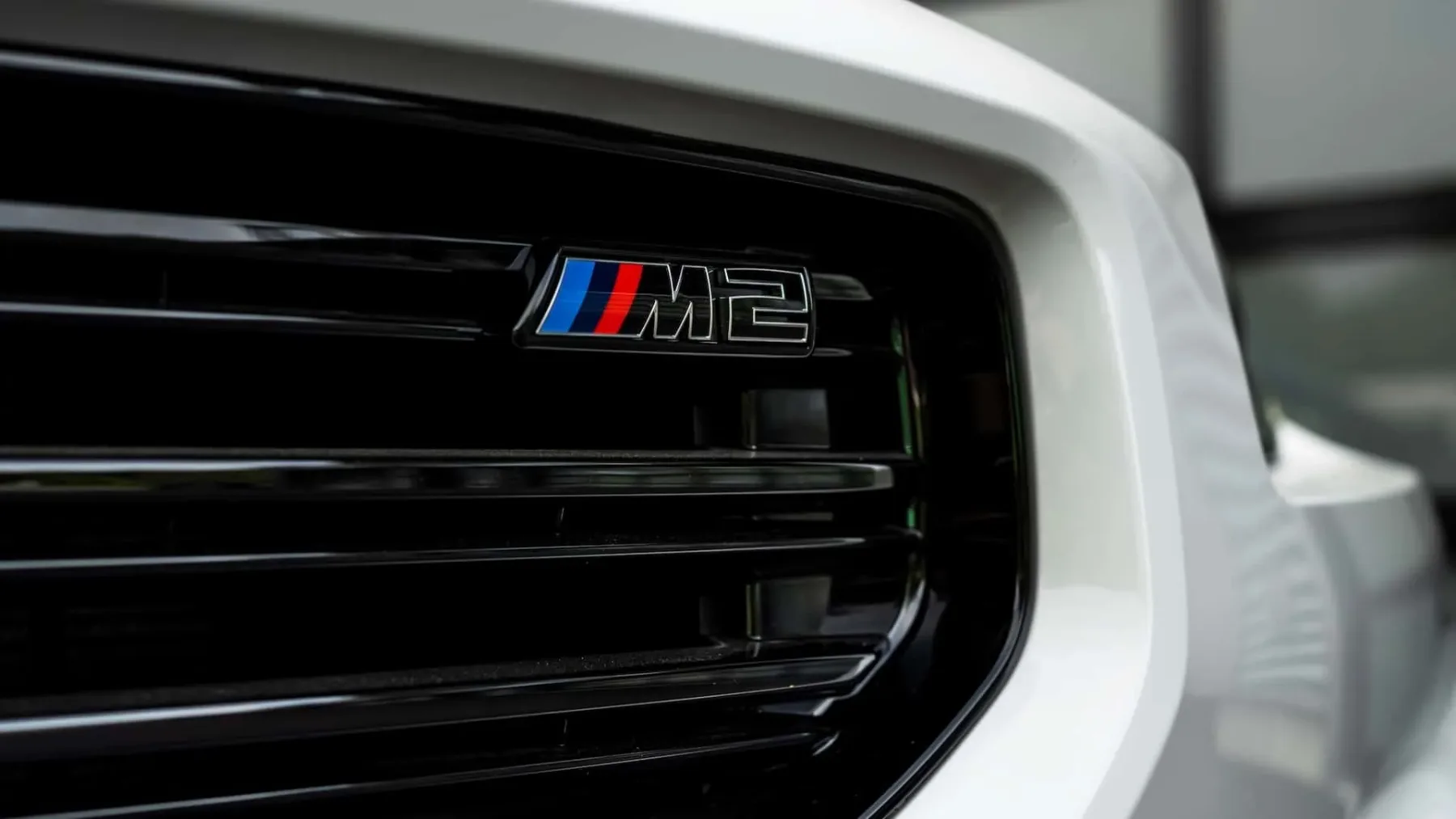BMW M2 Turbo Design Edition (2026) — Retro-šarm in moderna zmogljivost