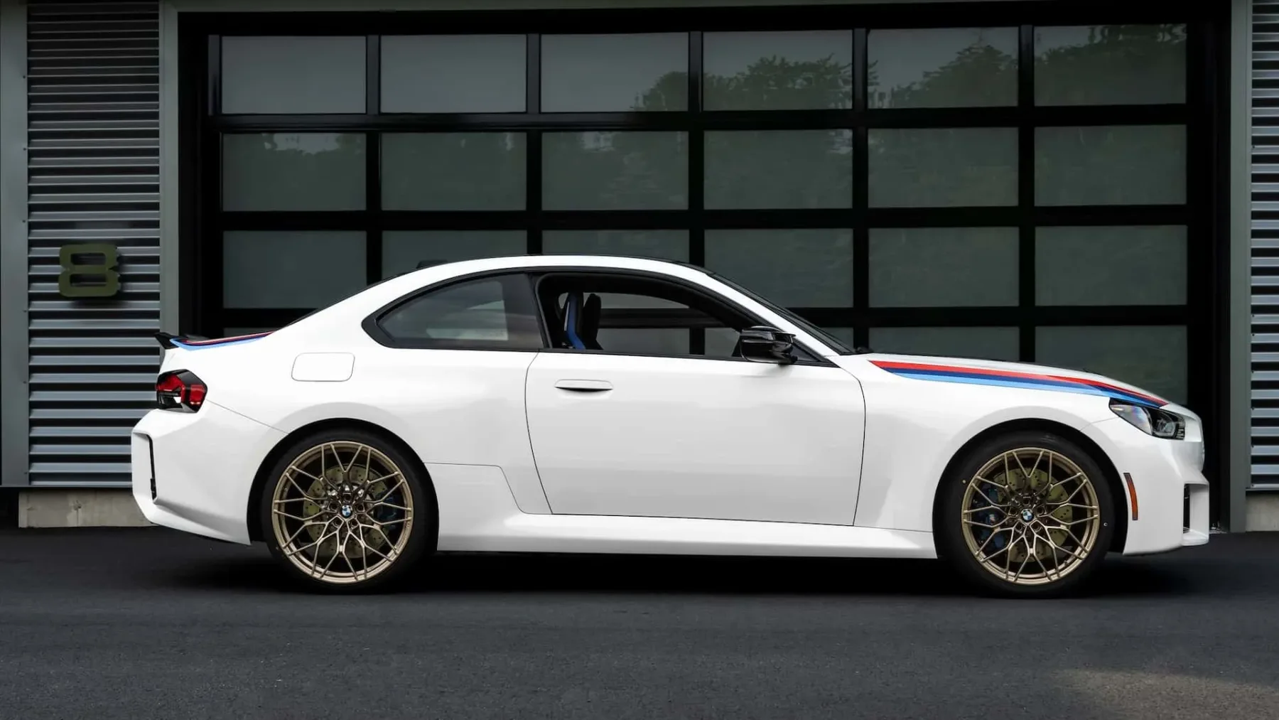 BMW M2 Turbo Design Edition (2026) — Retro-šarm in moderna zmogljivost