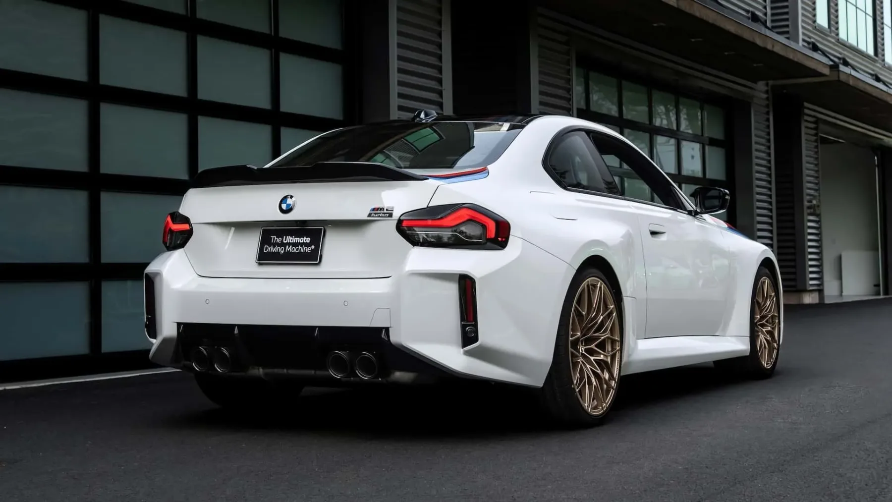 BMW M2 Turbo Design Edition (2026) — Retro-šarm in moderna zmogljivost