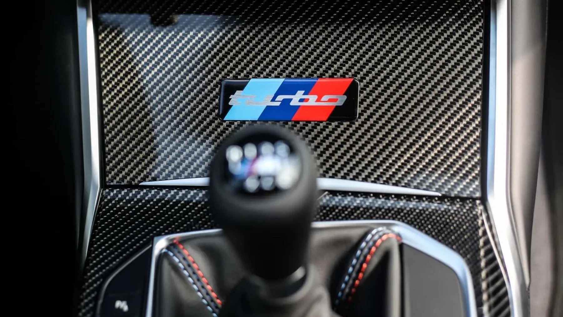 BMW M2 Turbo Design Edition (2026) — Retro-šarm in moderna zmogljivost