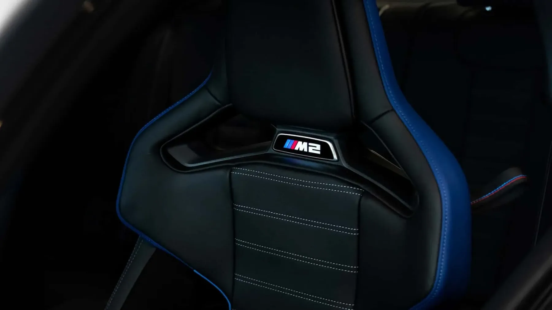 BMW M2 Turbo Design Edition (2026) — Retro-šarm in moderna zmogljivost