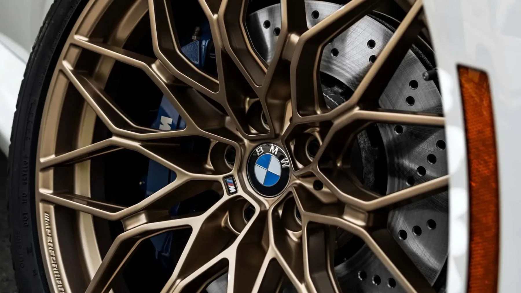 BMW M2 Turbo Design Edition (2026) — Retro-šarm in moderna zmogljivost