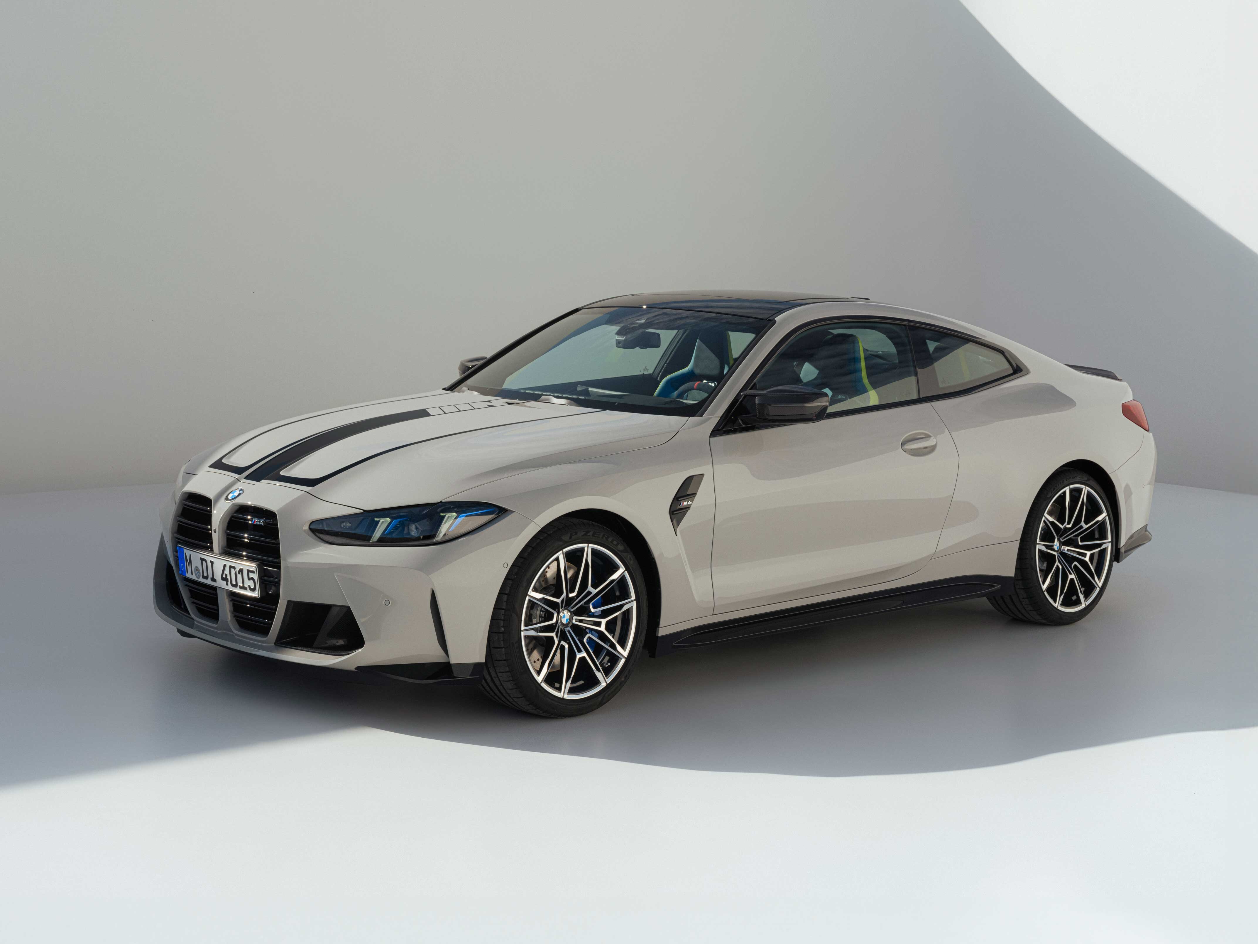 BMW M4 2025: ko prestiž doda še češnjo na torti