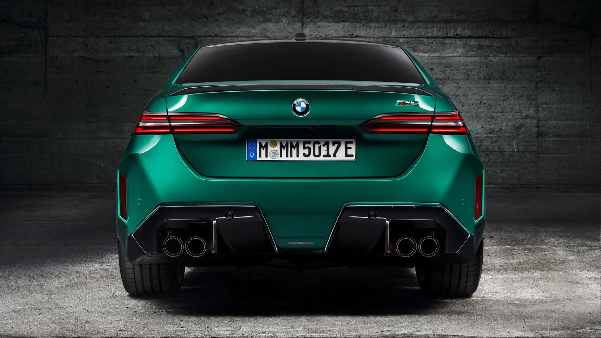 BMW M5 2025: hibrid s težko zadnjico