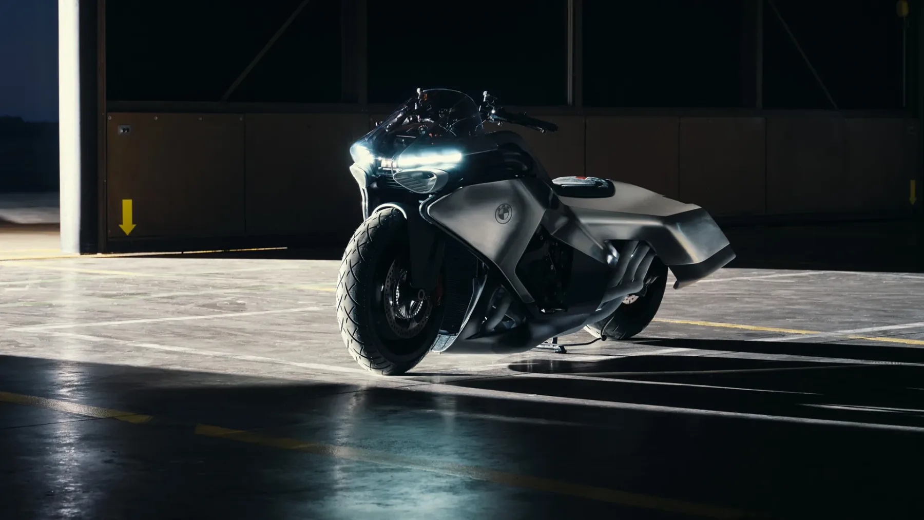 BMW Motorrad Vision K18 Concept: Ko na dveh kolesih oživi legendarni Concorde