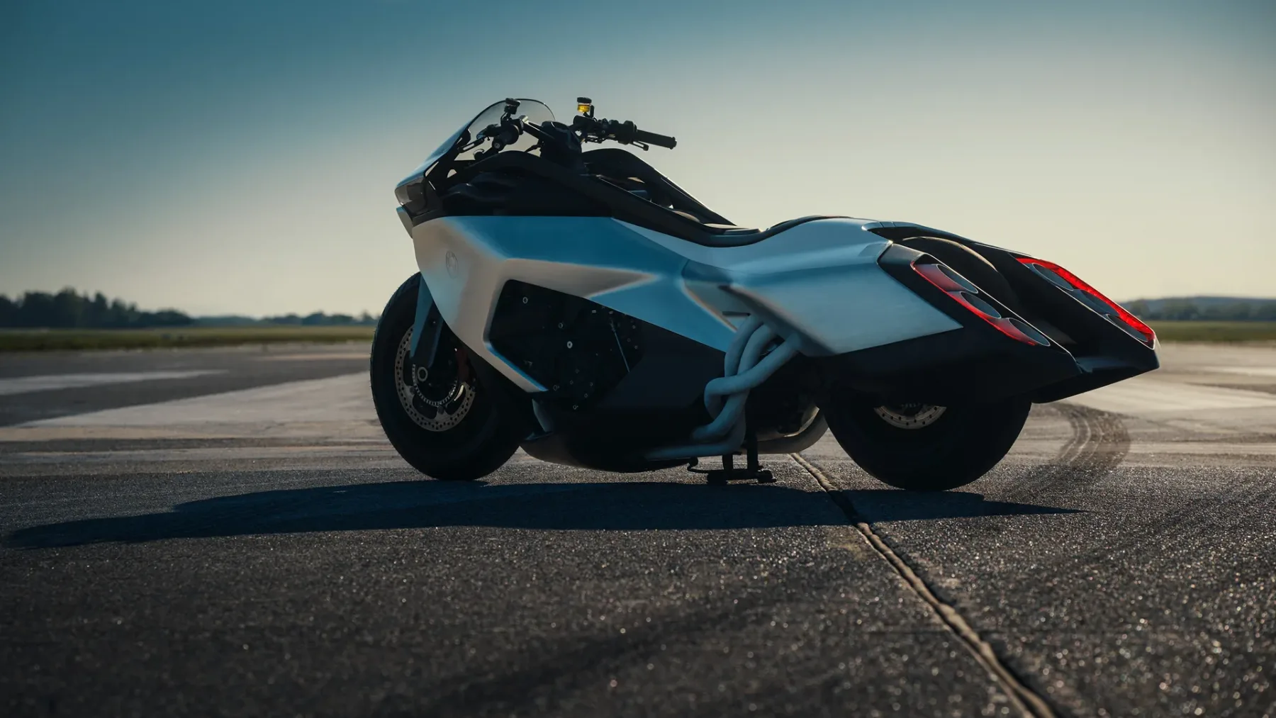 BMW Motorrad Vision K18 Concept: Ko na dveh kolesih oživi legendarni Concorde