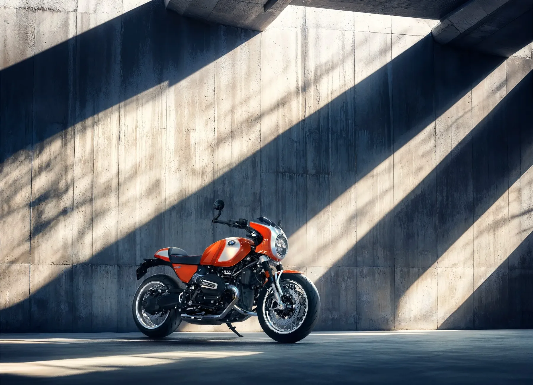 BMW R 12 S: moderno srce, v retro preobleki
