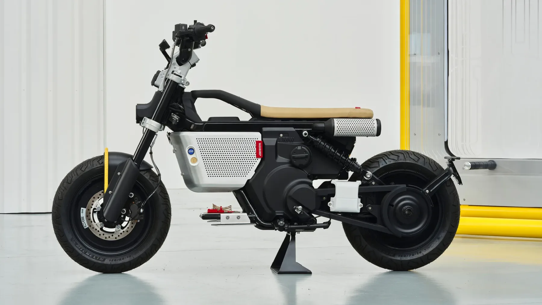 BMW x Vagabund CE 02: dežnik in zvočnik s posebno urbanim slogom